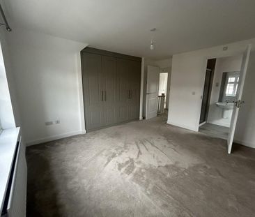 4 bedroom detached house to rent - Photo 6