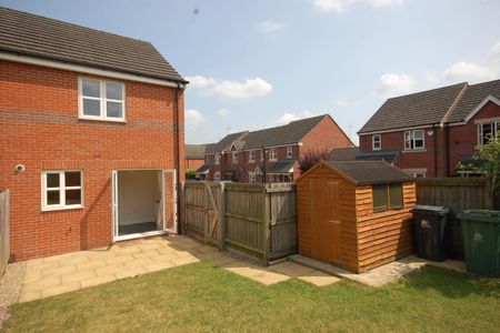 2 bedroom terraced house to rent - Photo 4
