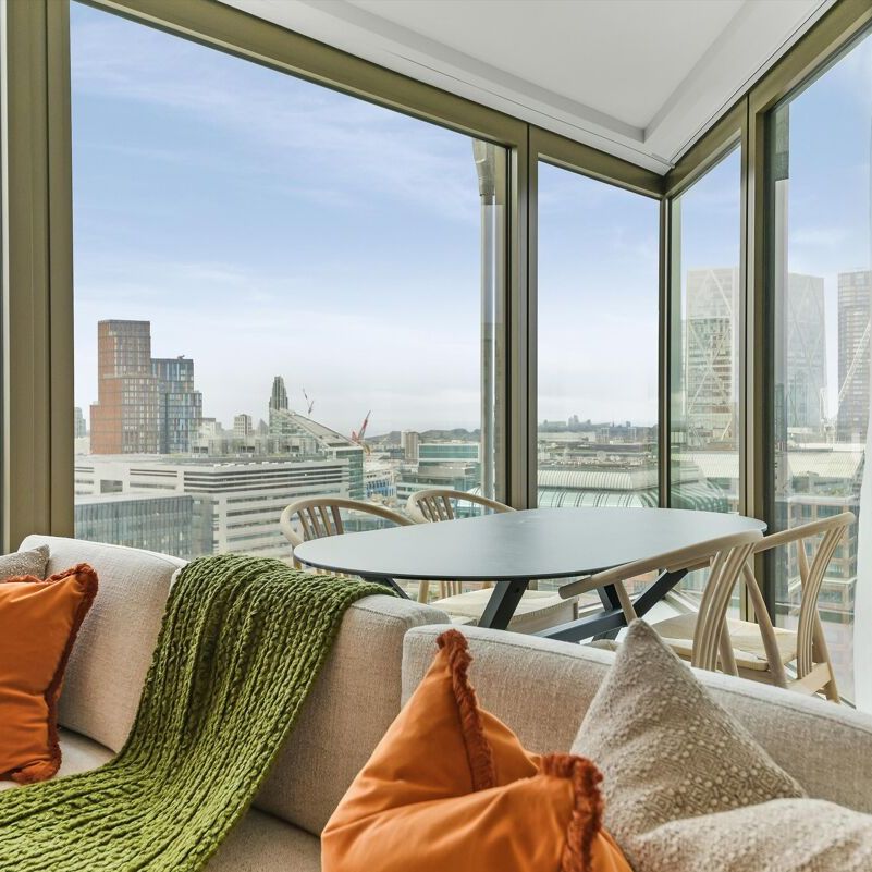 1 bedroom apartment to rent in the highly sought-after One Bishopsgate Plaza, EC3A. - Photo 1