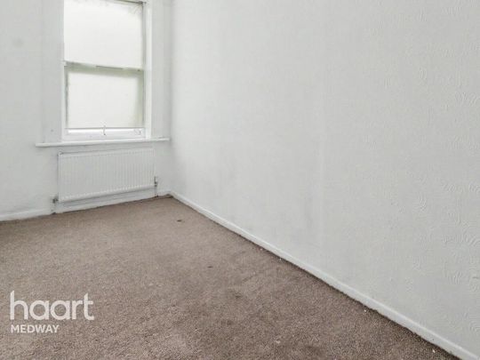 3 bedroom apartment to rent - Photo 1