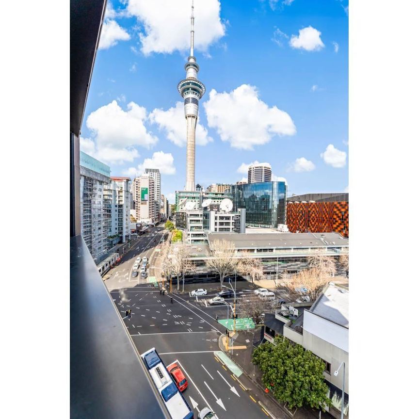 Ramada, 901/147 Victoria Street West - Photo 1