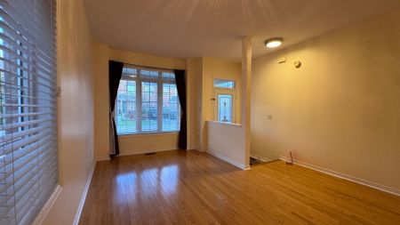 For Lease - 3171 Morning Glory Mews, Mississauga, Ontario - Photo 2