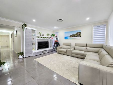 Family Living - Photo 3