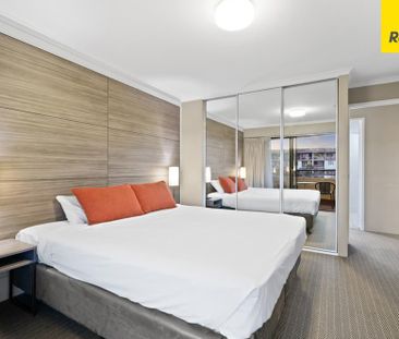 Effortless Inner City Living - Fully furnished 1 bedroom apartment - Photo 3