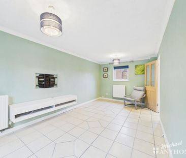 3 bedroom end of terrace house to rent - Photo 1