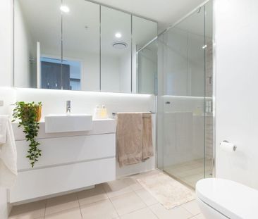 One Bedroom Apartment with multi-purpose room - Photo 6