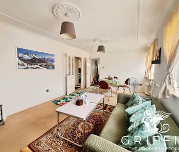 Salisbury Road, Grays, RM17 - Photo 2