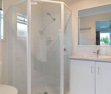 Modern two-bedroom villa - Photo 2