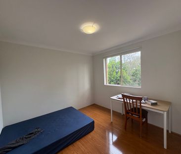 Unbeatable Convenience in the Heart of Westmead - Photo 2