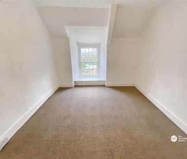 4 bedroom semi-detached house to rent - Photo 3