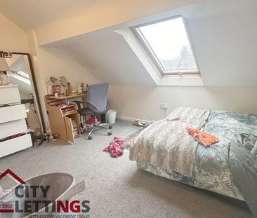 6 Bedroom Mid Terraced House - Photo 3