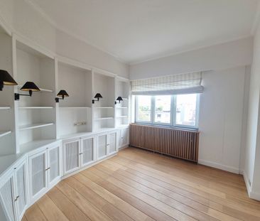 BROQUEVILLE: 3 BDR, Garage box included, PEB C, metro! - Photo 1