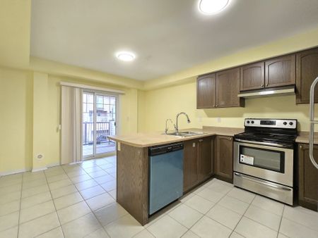 For Lease - 5289 Major Mackenzie Drive, Markham, Ontario - Photo 3