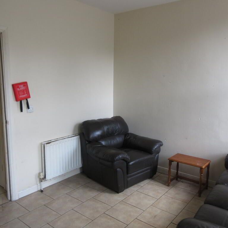 Great Location, 68B University Avenue, Queens Quarter, Belfast, BT7 1GY - Photo 1
