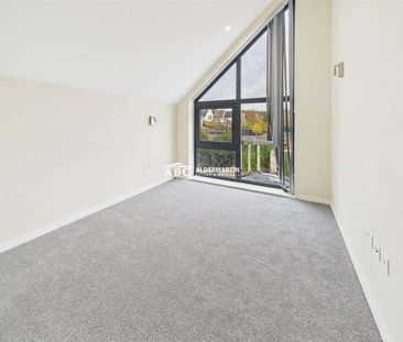 Albert Road, London, NW7 - Photo 2