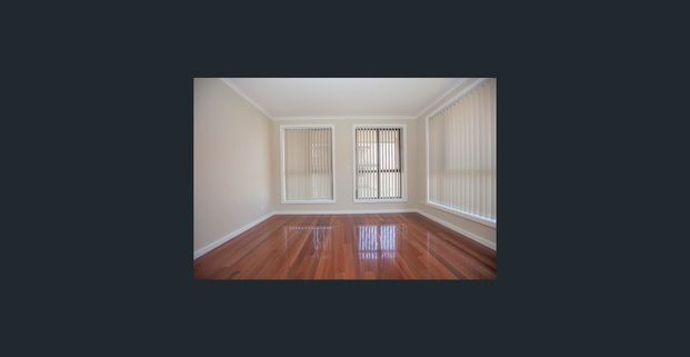 Spacious 3-Bedroom Villa Just Moments from Towradgi Beach - Photo 1