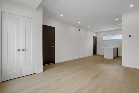 For Lease - 137 Marquette Avenue Unit# 7, Vanier and Kingsview Park, Ontario - Photo 2