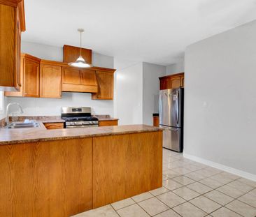 For Lease - 40 Highland Terrace, Bradford West Gwillimbury, Ontario - Photo 5