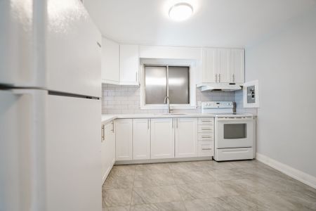 For Lease - 11 Mississauga Road Unit# Upper, Mississauga, Ontario - Photo 5