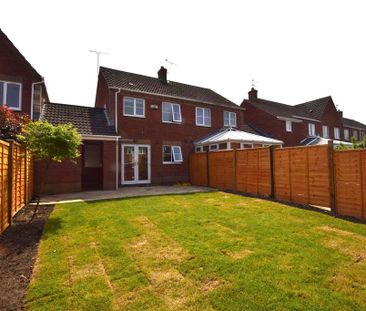 2 bedroom semi-detached house to rent - Photo 3