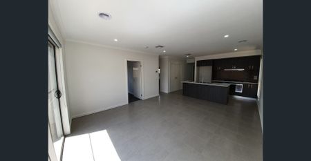 Beautiful Habitat Estate Home, the perfect 'habitat' for the entire family! - Photo 4