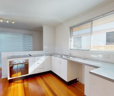 7 Floraville Road, Belmont NSW 2280 - Photo 5