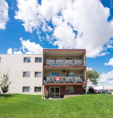 Raleigh Square Apartments - Photo 1