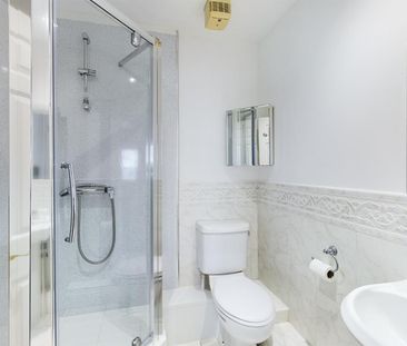 2 bedroom Flat To Let - Photo 2