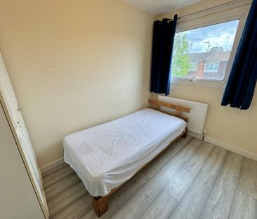 4 bedroom terraced house to rent - Photo 4