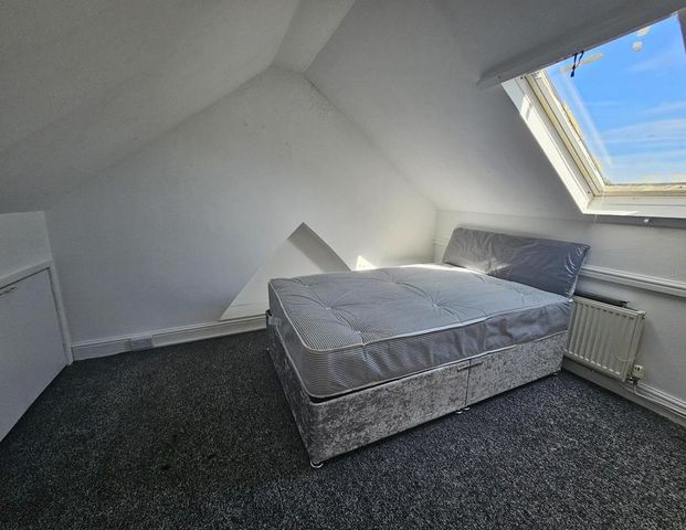 1 bedroom in a house share to rent - Photo 1