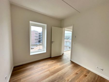 Lys 3-værelses lejlighed med altan i Nørresundby - Photo 3