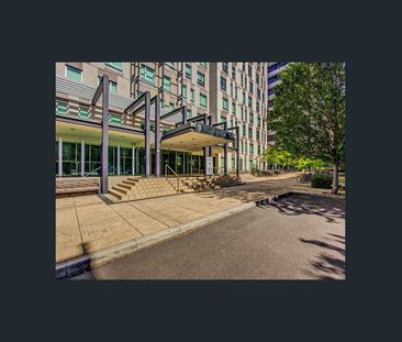 Furnished One Bedroom With Study Alcove - Photo 4