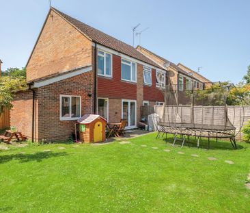 3 bedroom end of terrace house to rent - Photo 3