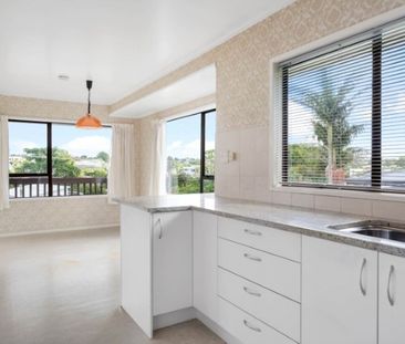 Property Management907 Beach Road, Waiake - House for Rent - Photo 2