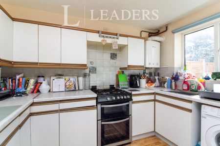 3 bedroom house to rent Coppice Close, Droitwich, Worcestershire, WR9 - Photo 5