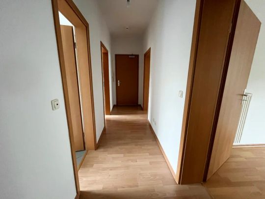 Gepflegte 3-Zimmer-Wohnung mit EBK, stadtnah gelegen! (AK-614) - Photo 1