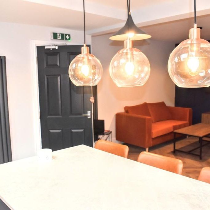 5 bedroom semi-detached house to rent - Photo 1