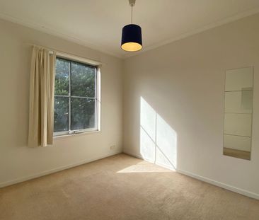 Dandenong Delight - 1st Floor Apartment - Photo 5