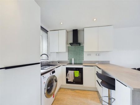 1 bedroom semi-detached house to rent - Photo 4