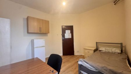House share to rent - Photo 2