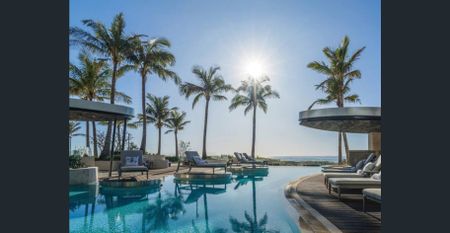 Furnished Luxury Beachfront Sky Home with Unrivalled Views - Photo 2