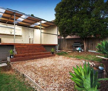 Charming Family Home in Prime Location - 56 Wilga Street, Mount Wav... - Photo 5