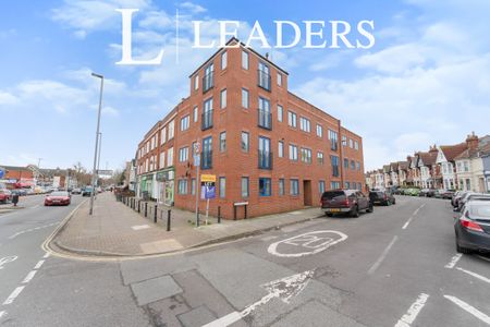 2 bedroom flat to rent London Road, Portsmouth - Photo 2
