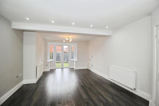 3 bedroom semi-detached house to rent - Photo 1
