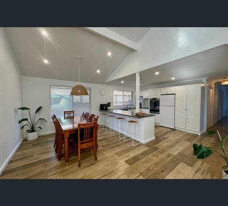 4 Elliott Close, Raymond Terrace, NSW 2324 - Photo 2