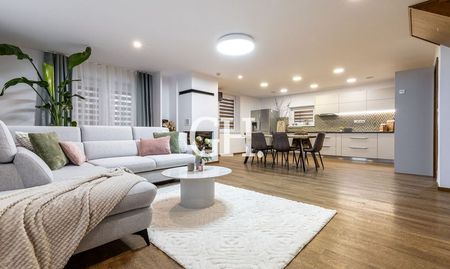 ĽUDVÍKOV DVOR | 4-izbový RD | Moderne zariadený | Klimatizácia | 2x Kúpeľňa | Parking - Fotografia 5
