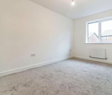3 bedroom end of terrace house to rent - Photo 4