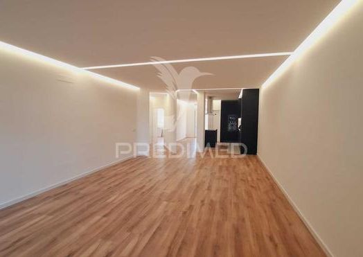 Apartamento T2+1
