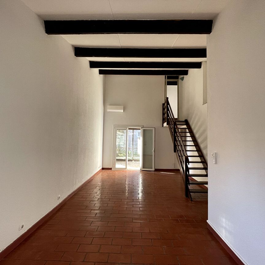 A LOUER Appartement T3 duplex, rénové SAUSSET LES PINS - place de stationnement, une terrasse et un jardinet, - Photo 1