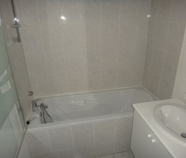 Location Appartement 3 pièces 68m² - Photo 2